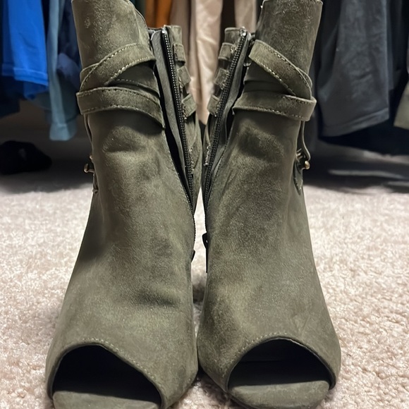 Just Fab Ankle Booties - Picture 4 of 8